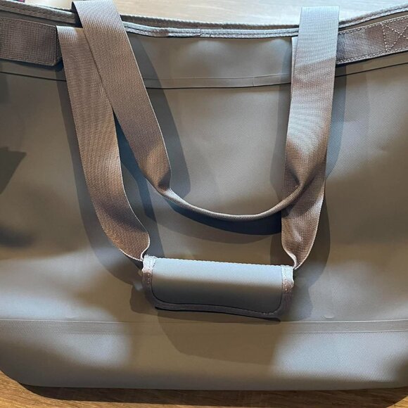 Chicago Bears officially Licensed Gray All weather tote NEW - Picture 2 of 4